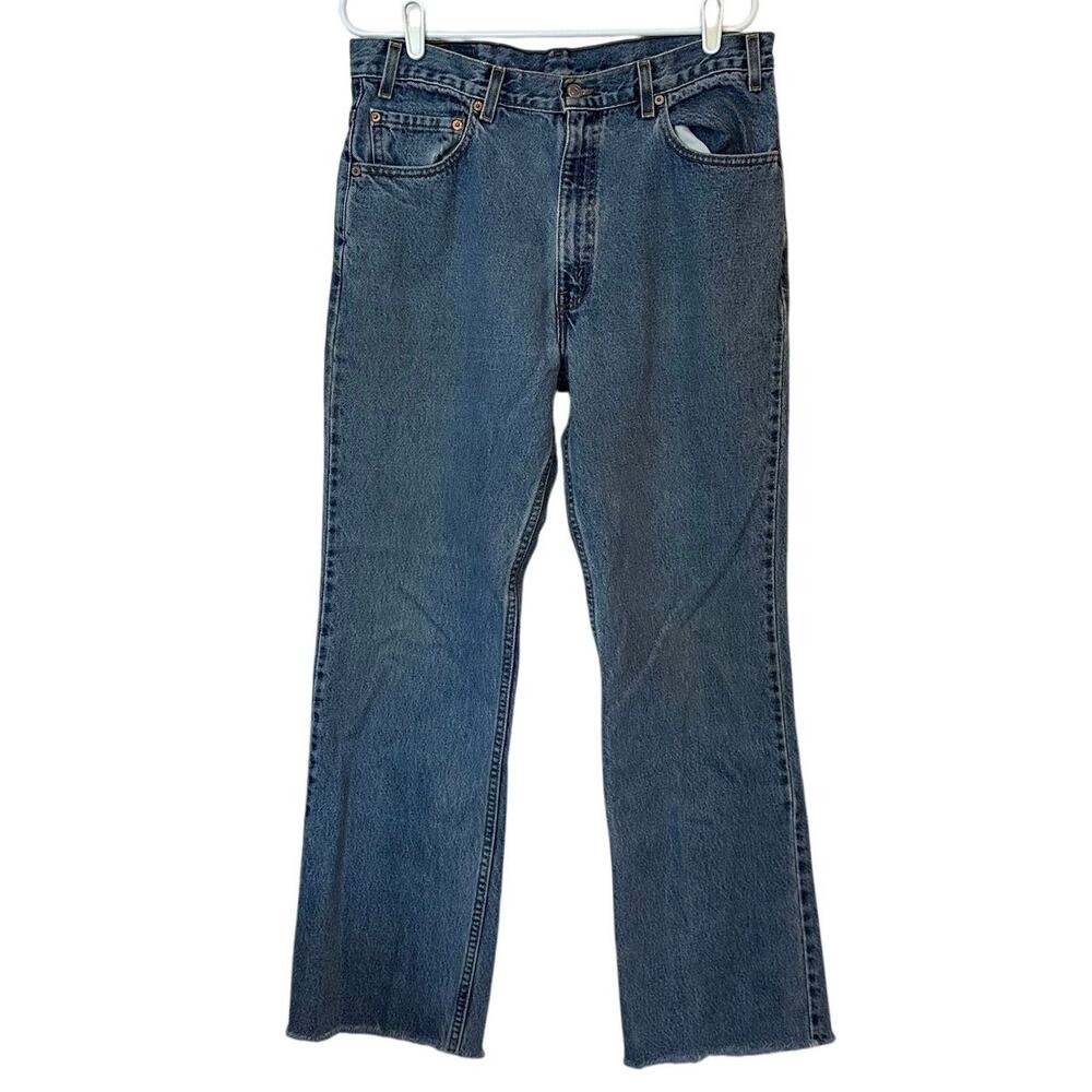 Vintage Levi’s 517 Bootcut Jeans – W36 L30 – Light Wash – Frayed Hem